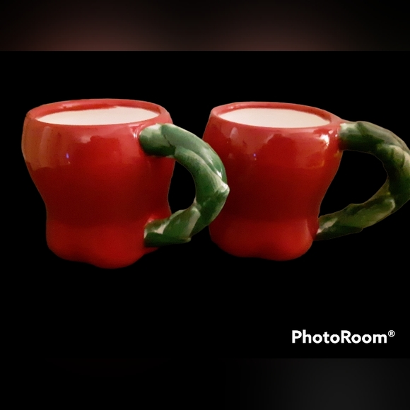 Apple red coffee/tea mugs. - Picture 7 of 8
